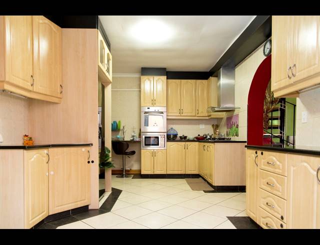 3 BEDROOM HOUSE RENTED IN RYLANDS